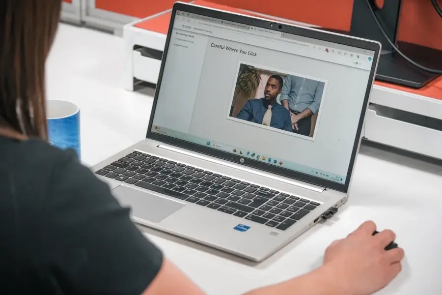 Babble-Services-Laptop-Screen-3